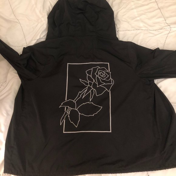 Size Medium Rose Line Embroidered Jacket - Picture 1 of 3